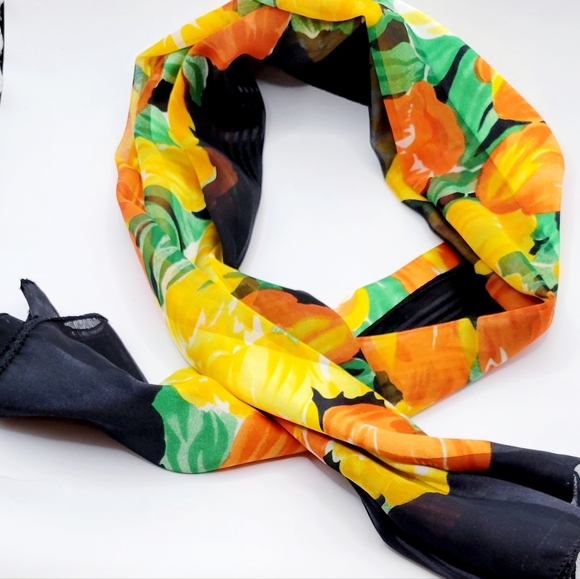 Floral lightweight scarf - Picture 2 of 4